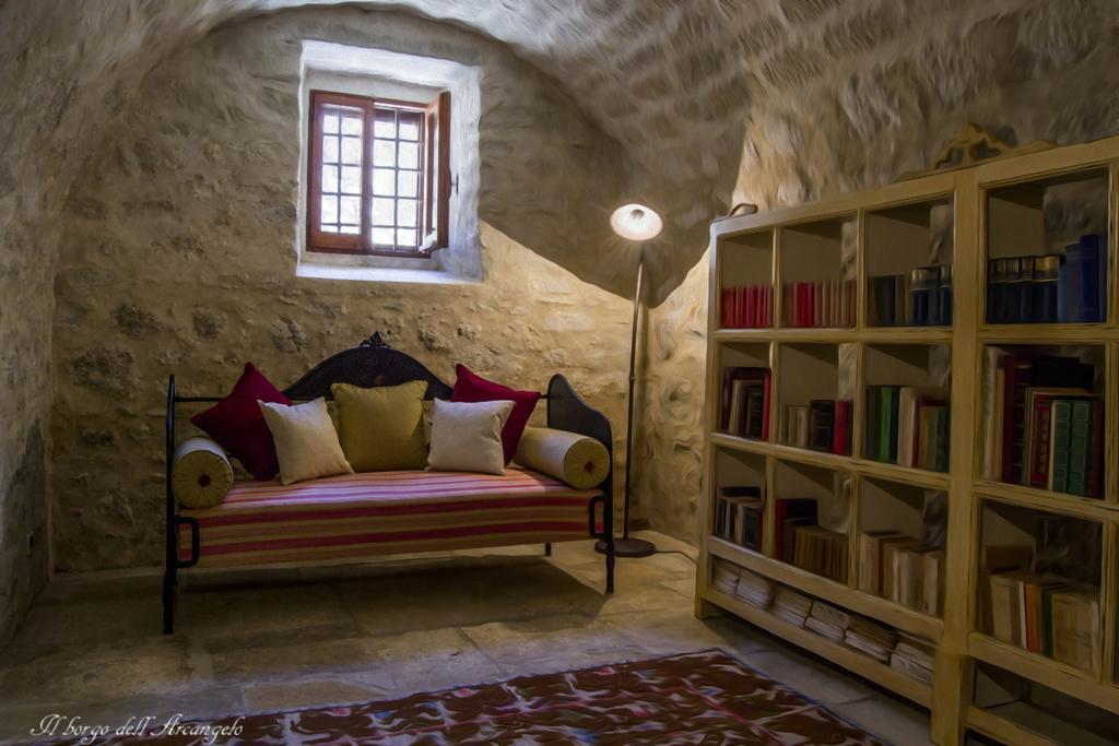 Il Borgo Dell'Arcangelo Tuili Екстер'єр фото