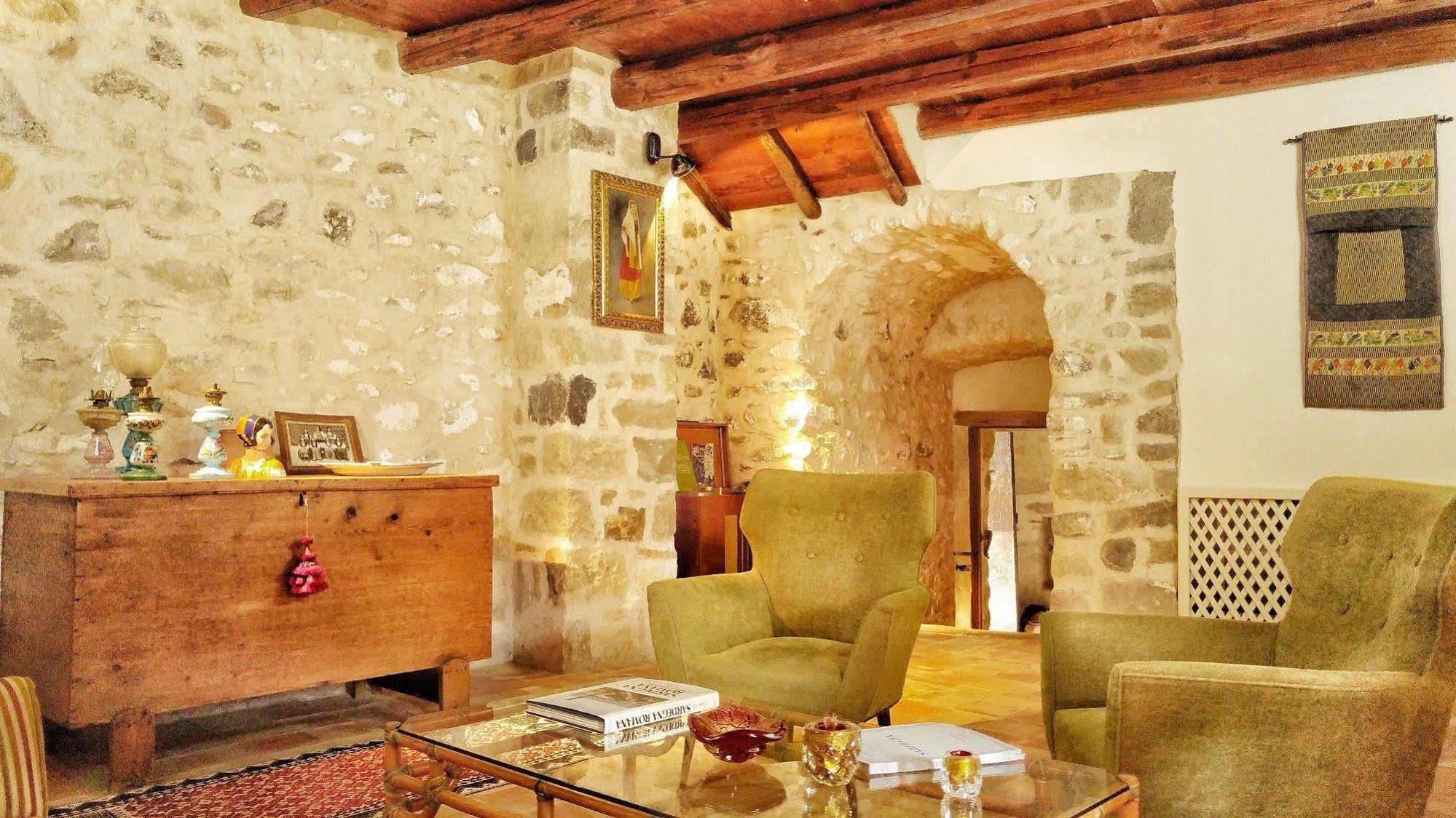 Il Borgo Dell'Arcangelo Tuili Екстер'єр фото