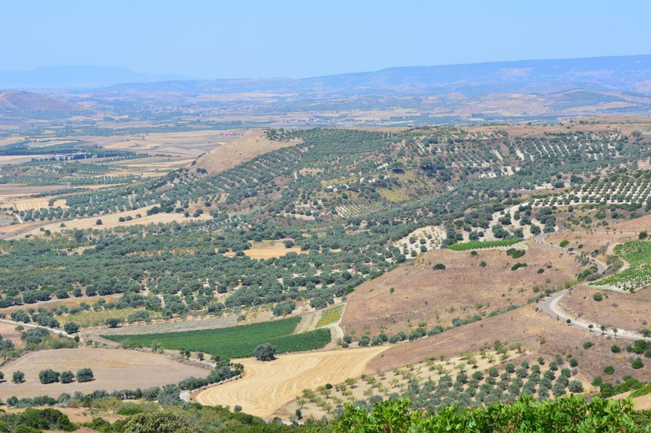 Il Borgo Dell'Arcangelo Tuili Екстер'єр фото